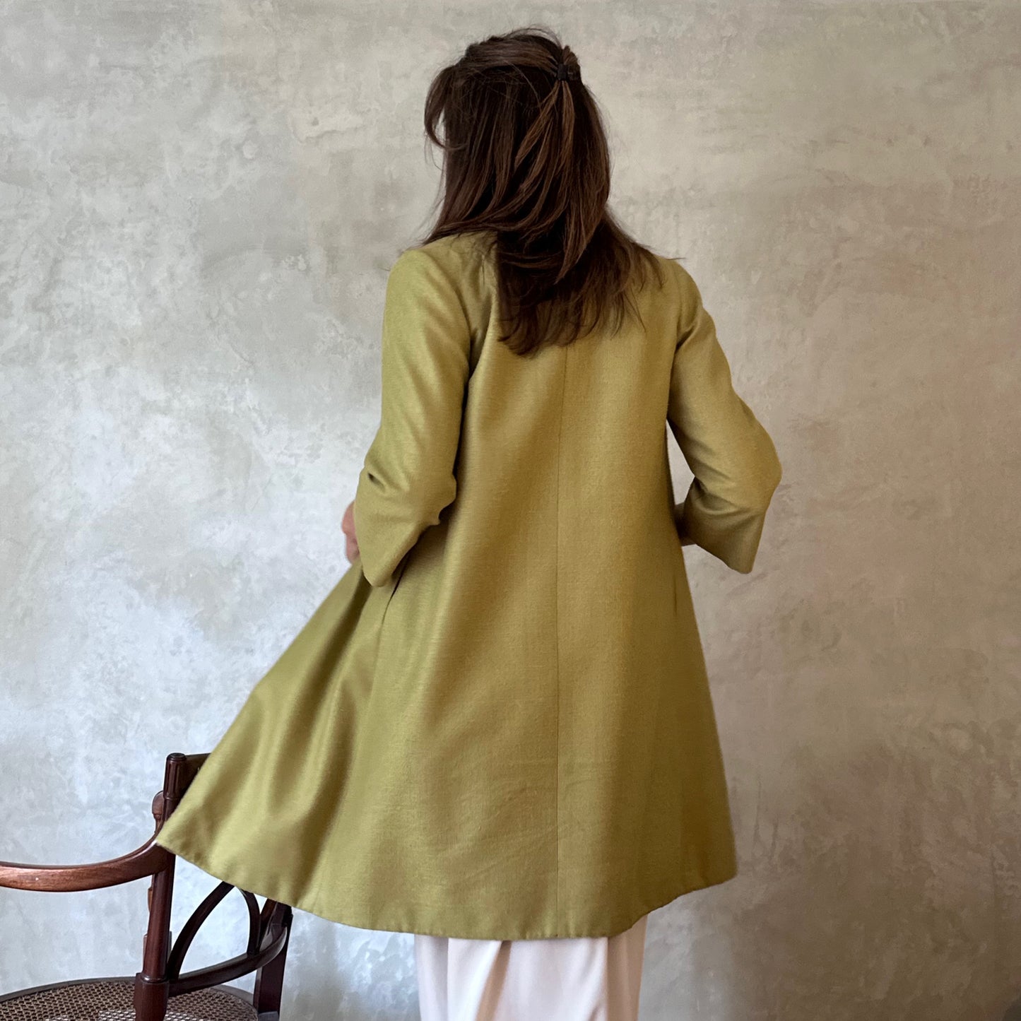 the garnett coat in silk matka image 13
