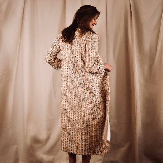 Fitted Hourglass Coat in Pale Linton Tweeds Boucle. A Fitted Sprint-Summer Bouclé Coat - the perfect investment piece for Royal Ascot and Summer Occasions. Handmade in Britain. Back View