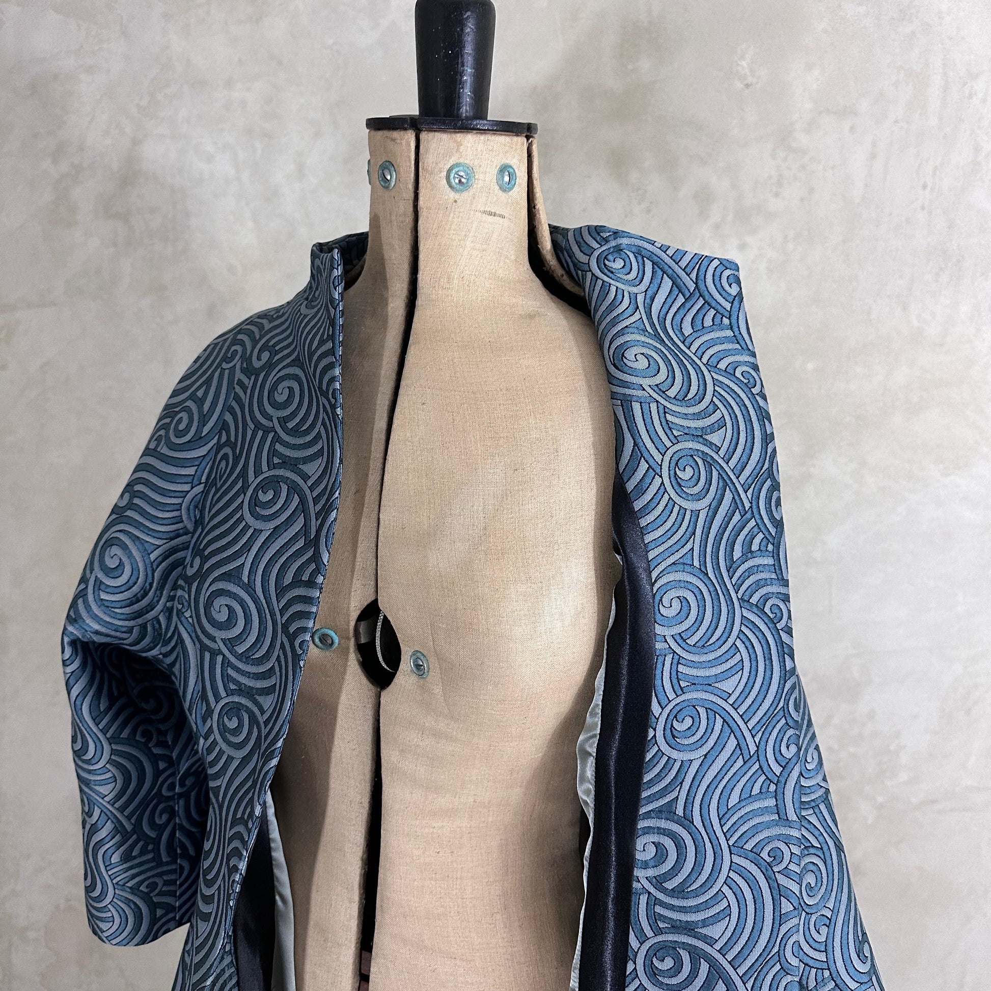 the frink coat in a silk-mix brocade image 9