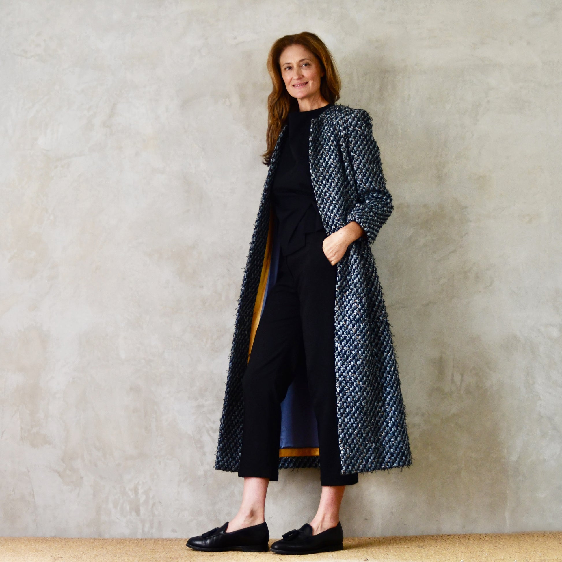 the biffin in blue-black basketweave bouclé image 9