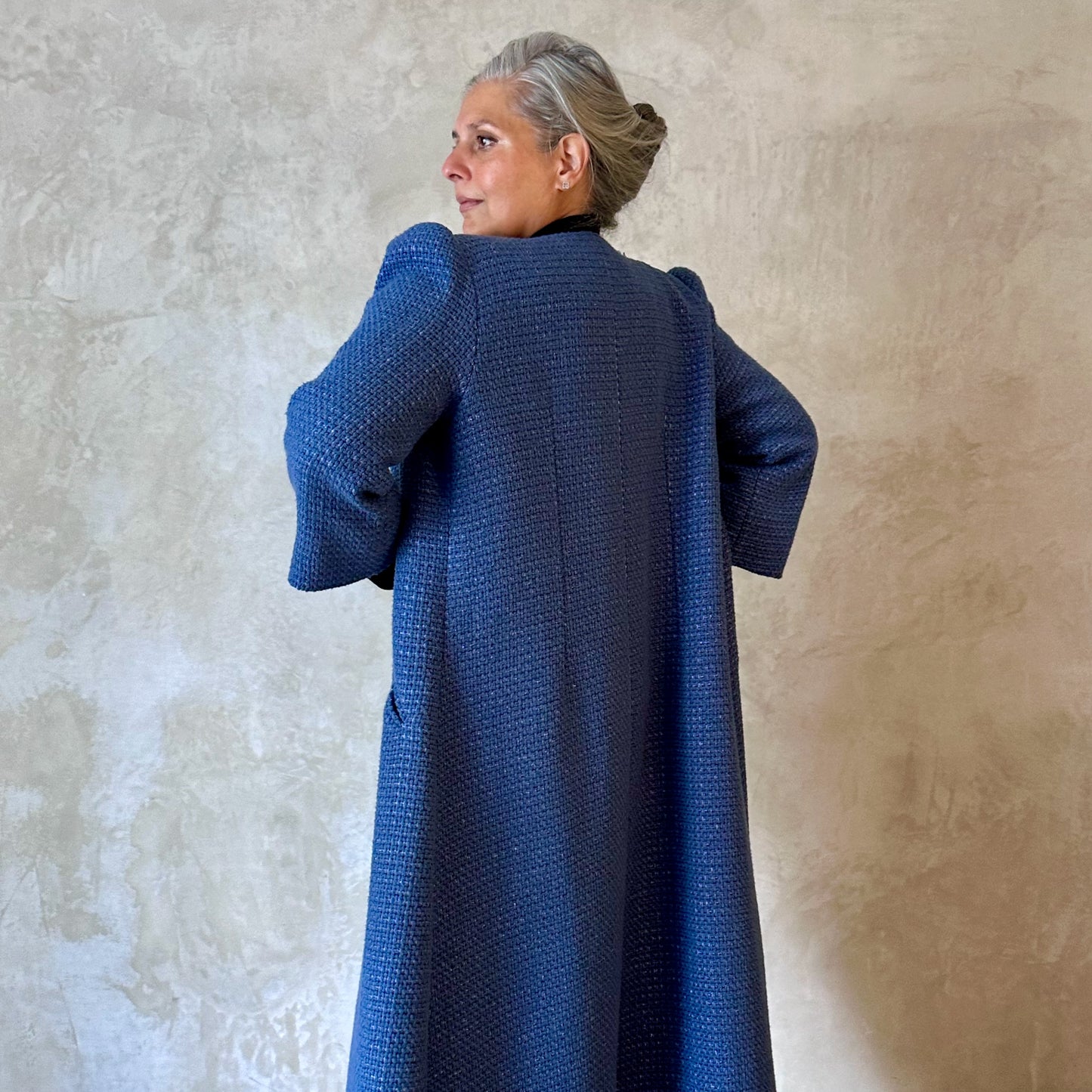 the burlison in iridescent blue boucle image 3