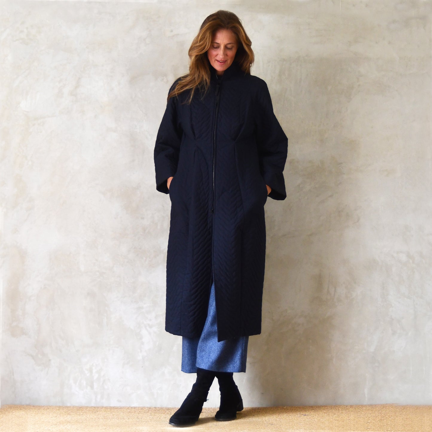 the quilted frink in navy image 5