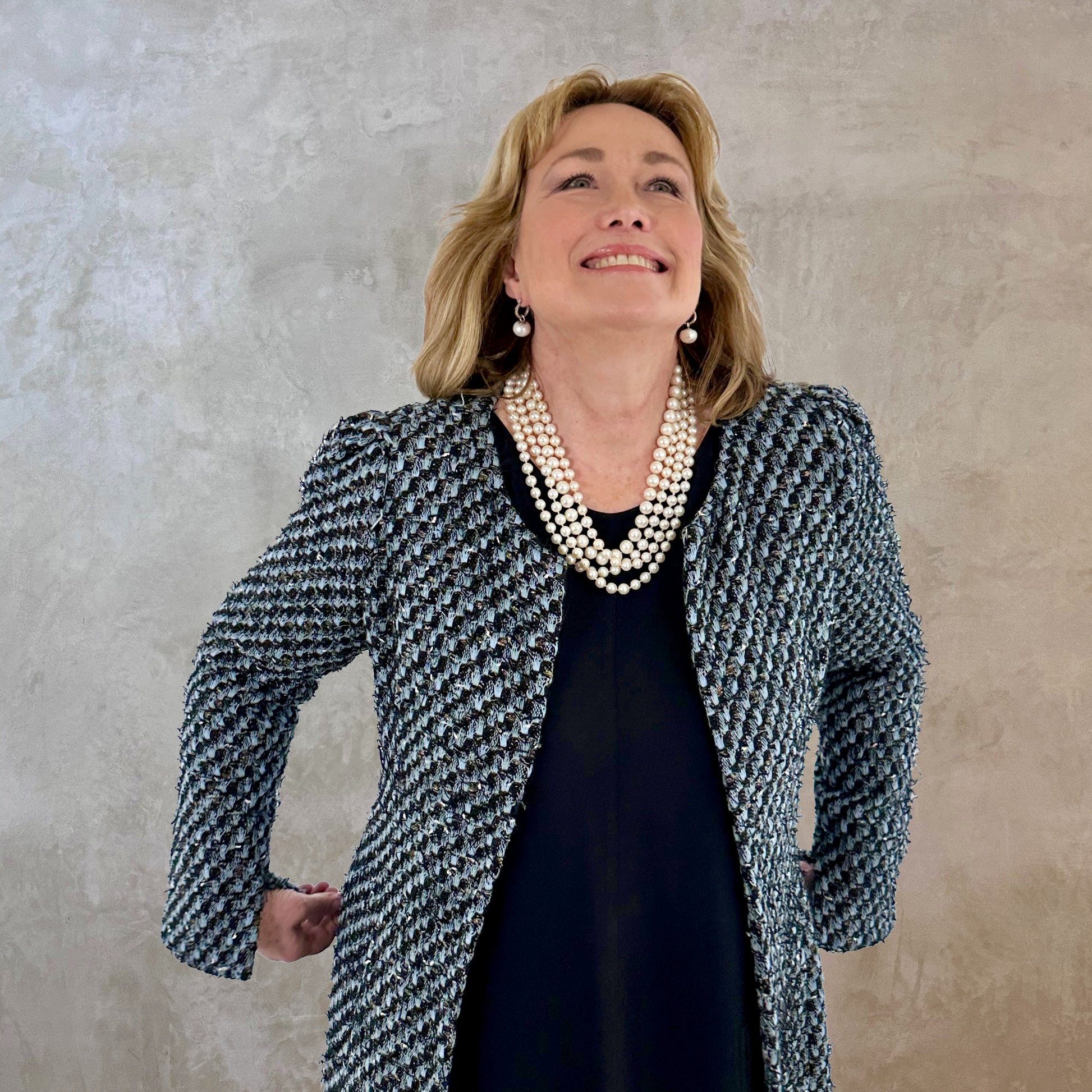 the biffin in blue-black basketweave bouclé image 10