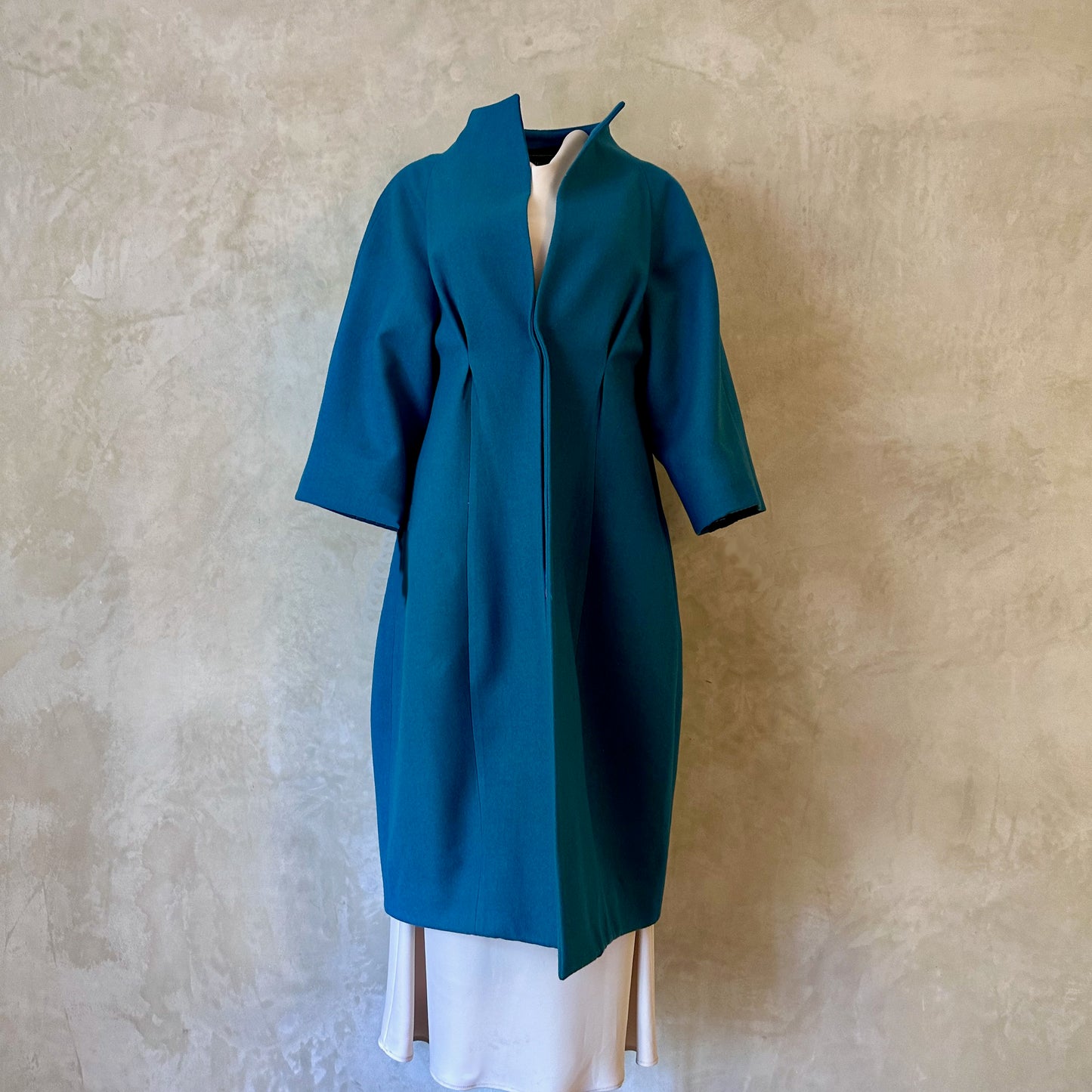 the frink in petrol blue merino flannel image 11