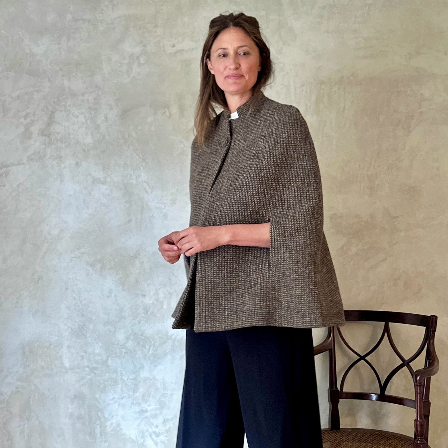 the clayton cape in harris tweed image 0