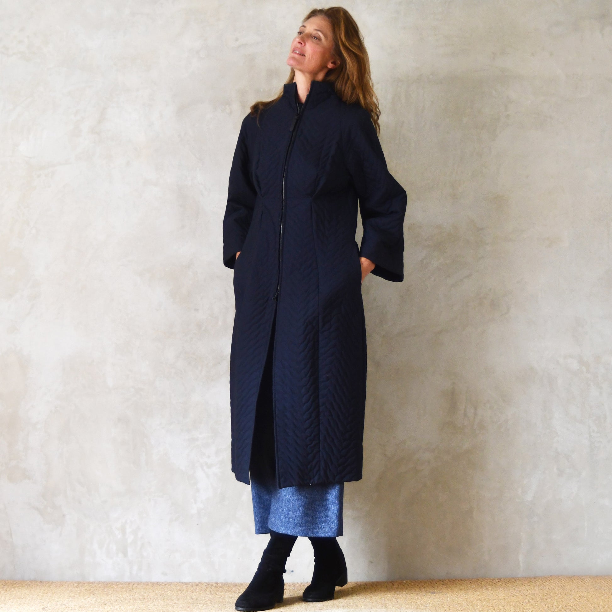 the quilted frink in navy image 8