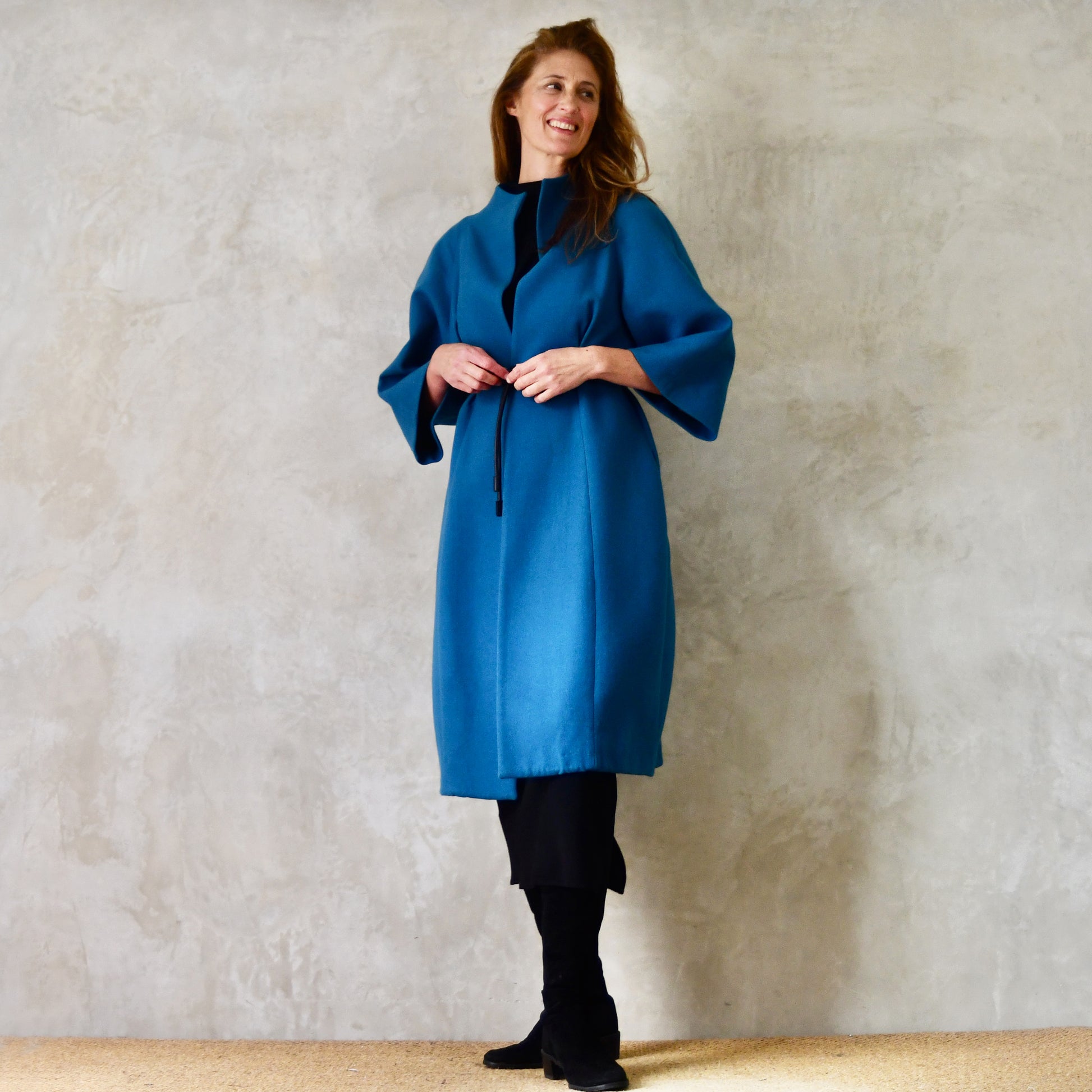 the frink in petrol blue merino flannel image 1