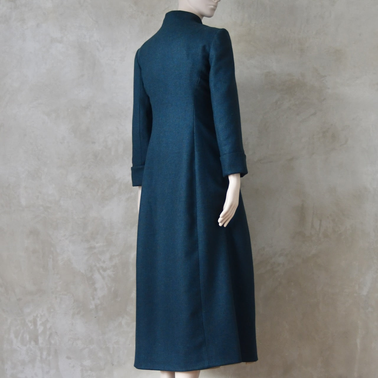 El Abrigo Hourglass en Franela de Merino Azul Francés