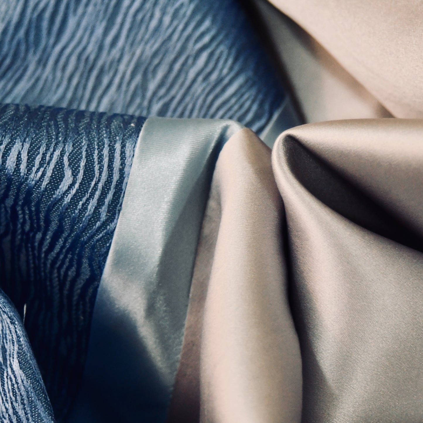 The Biffin in Silk & Wool Mix Brocade