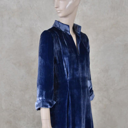 El vestido de seda matka con mangas casquillo de corte A
