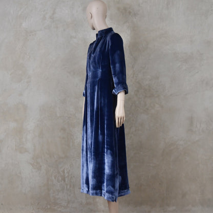 El vestido de seda matka con mangas casquillo de corte A