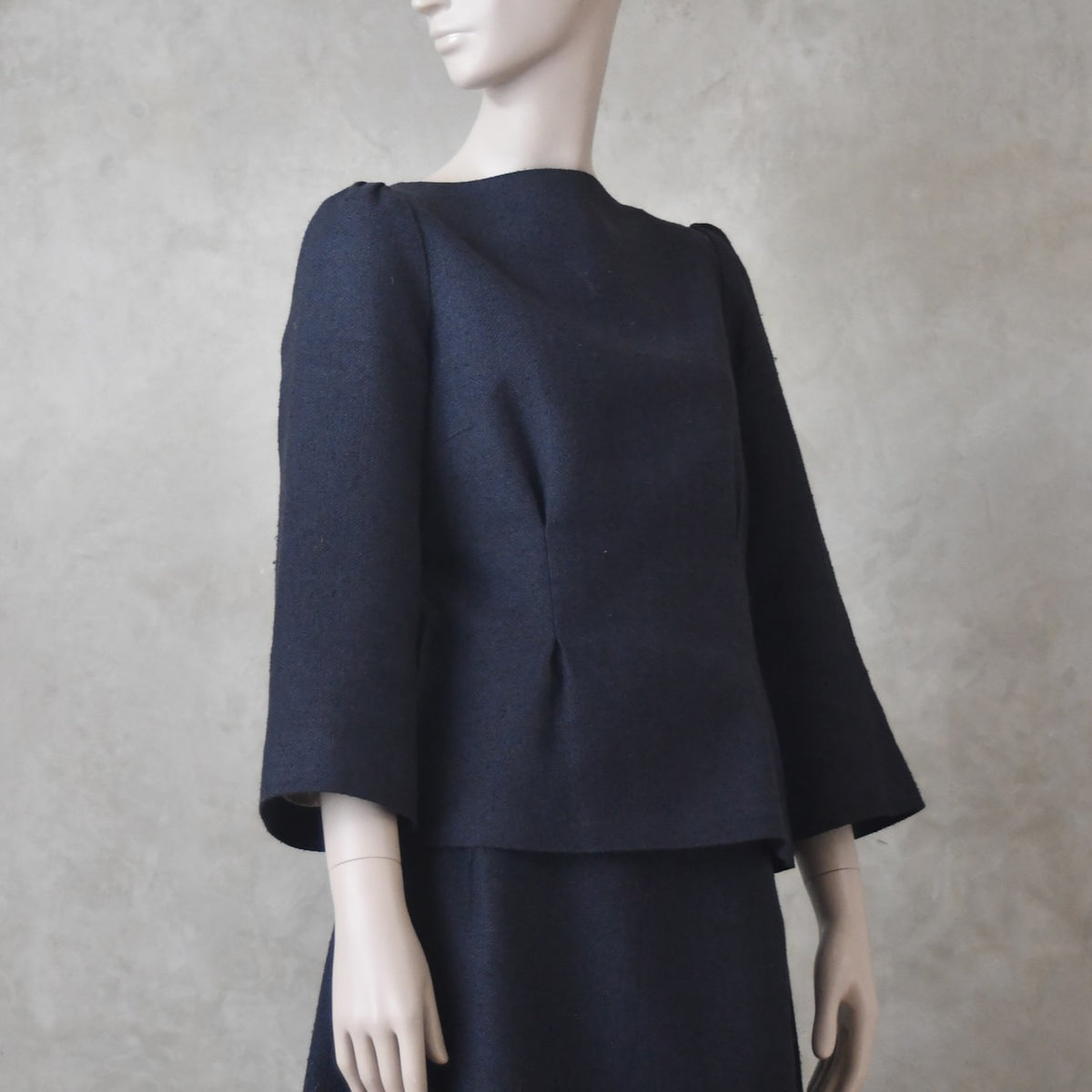 La blusa a medida con cuello barco en seda Matka
