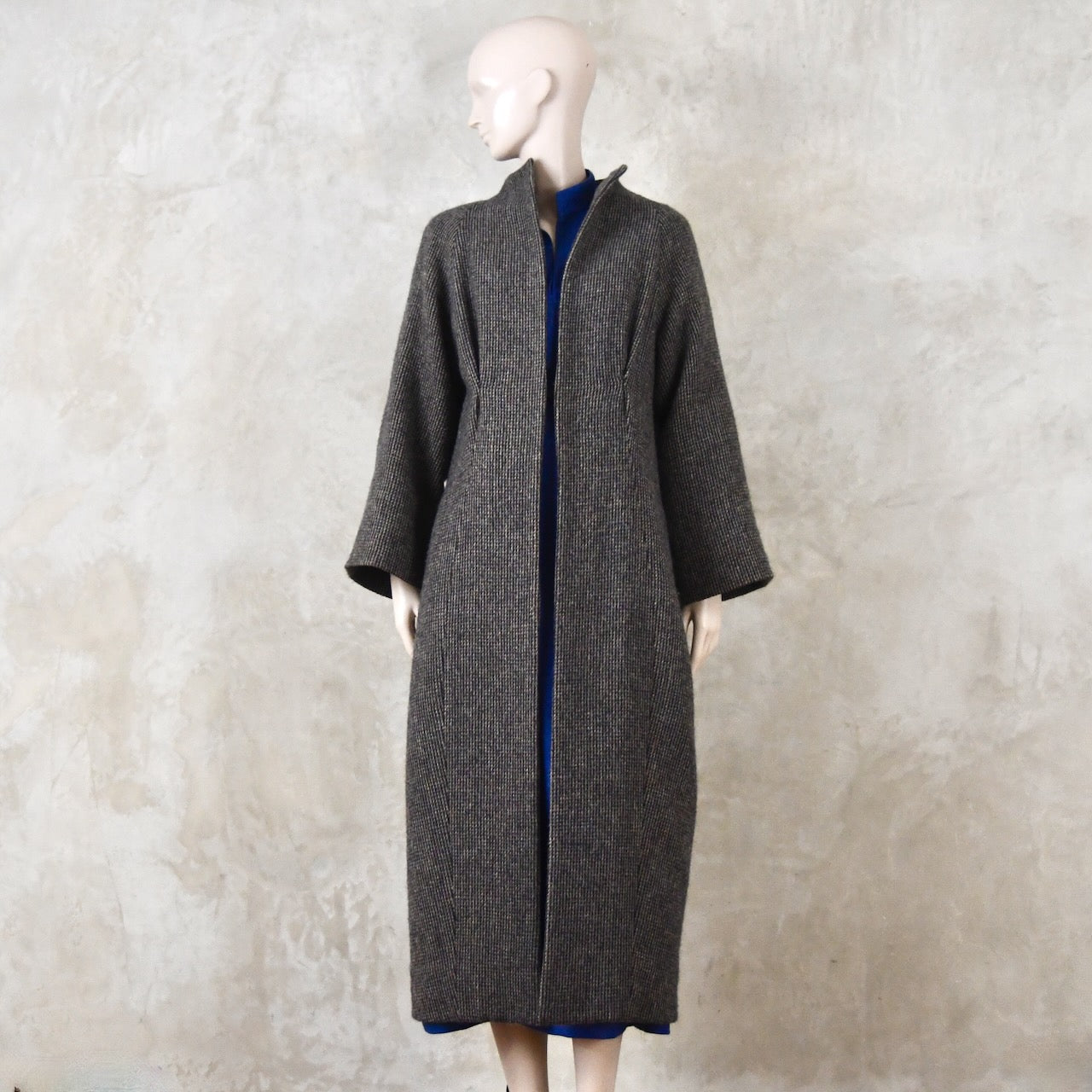El abrigo largo Cocoon de tweed Lovat a cuadros pequeños azules