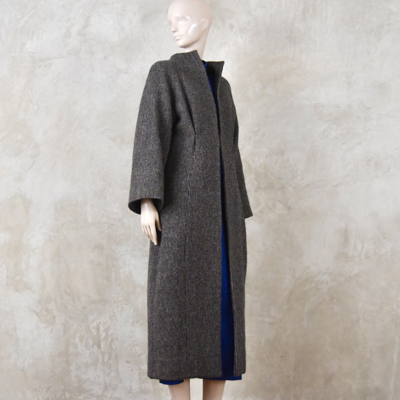 El abrigo largo Cocoon de tweed Lovat a cuadros pequeños azules