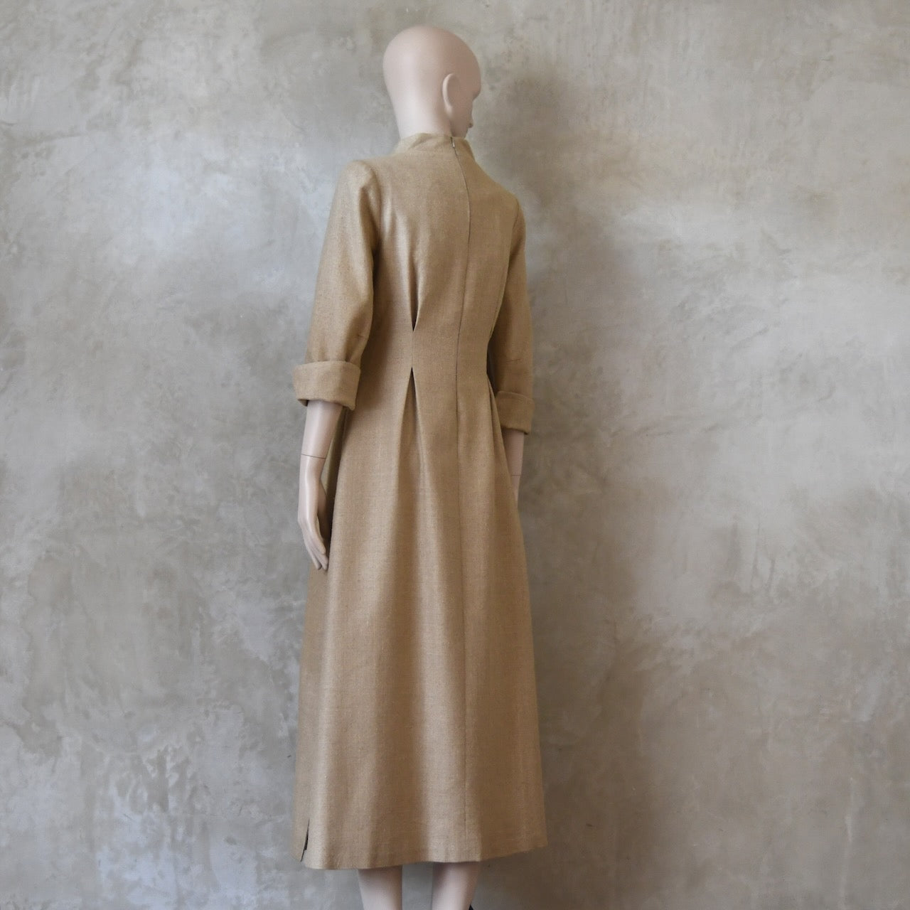 The Waisted Dress in Raffia Silk Matka