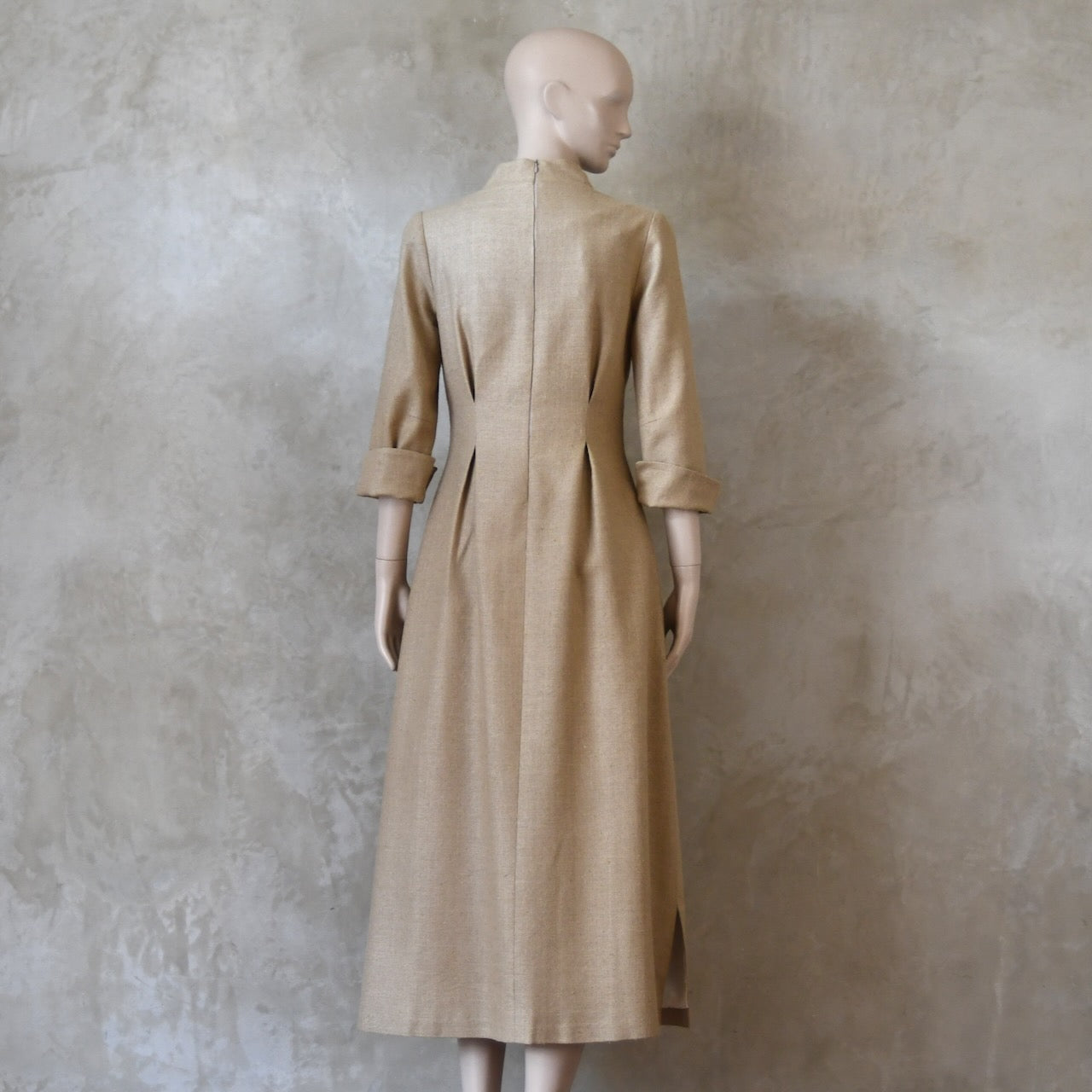 The Waisted Dress in Raffia Silk Matka