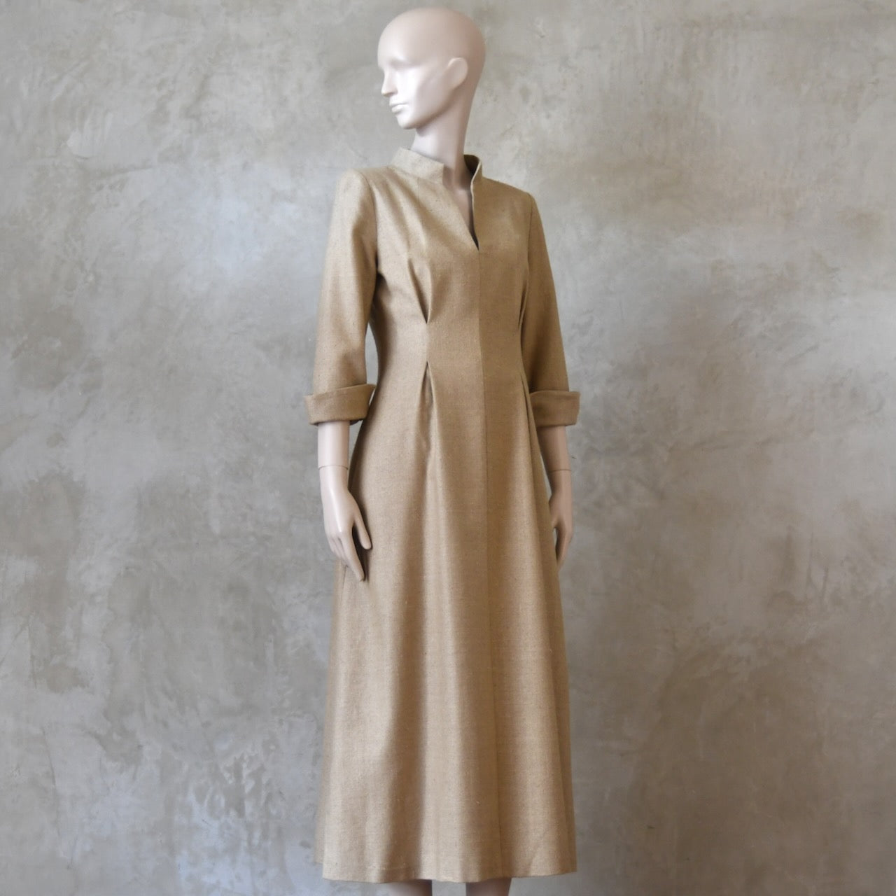 The Waisted Dress in Raffia Silk Matka