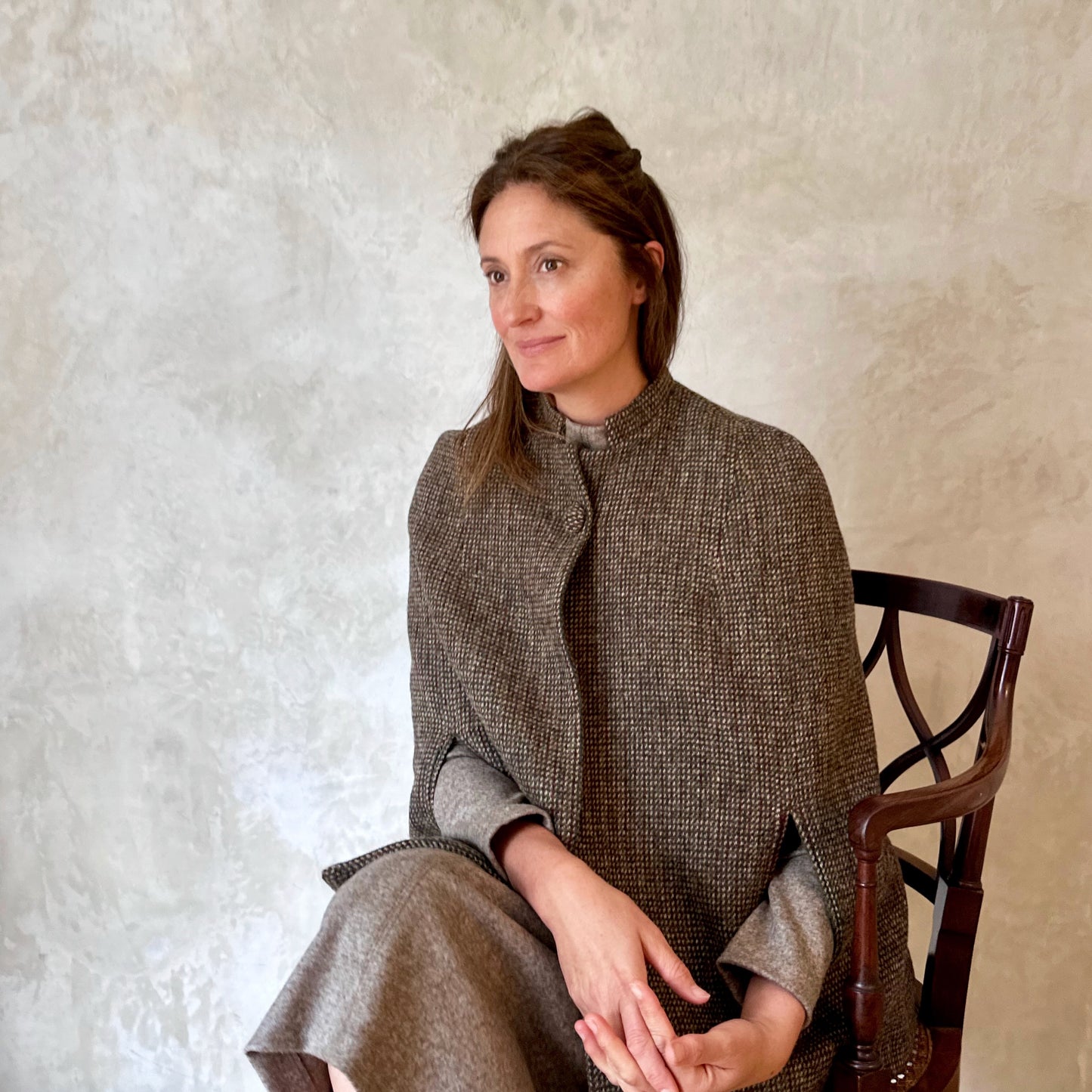 the clayton cape in harris tweed image 2