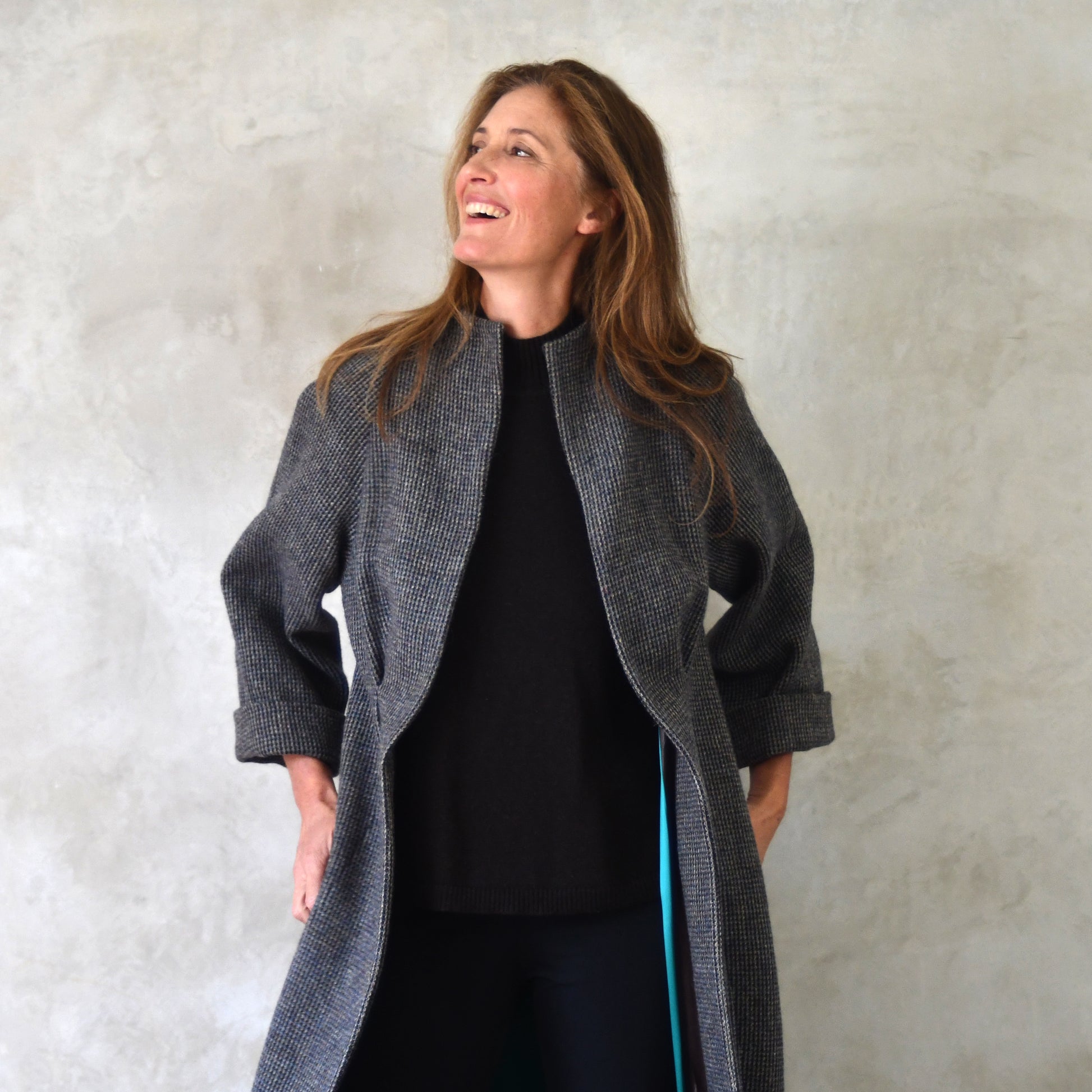 the long frink in small blue check lovat tweed image 14