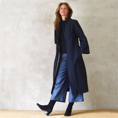 the quilted frink in navy oilskin image 8