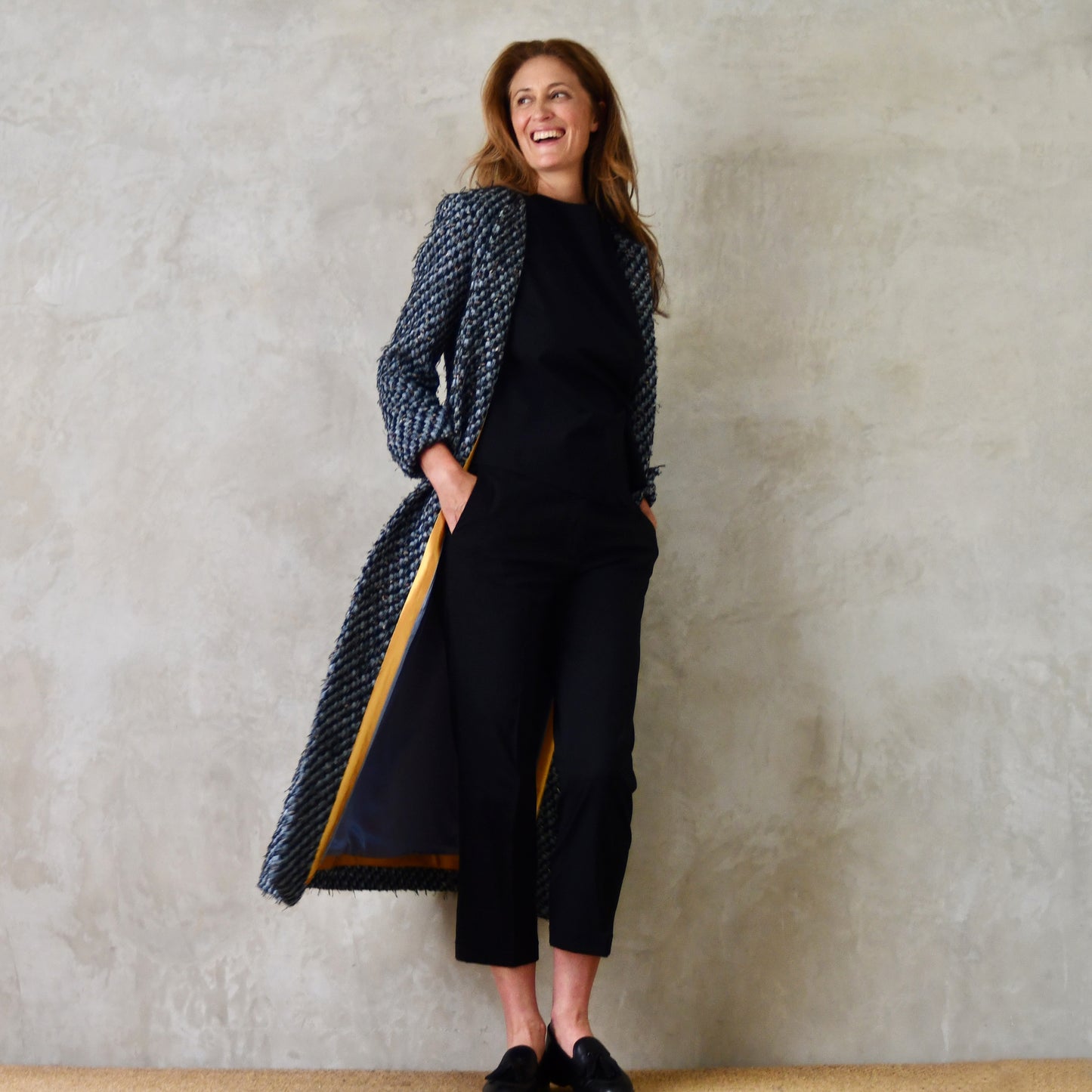 the biffin in blue-black basketweave bouclé image 8