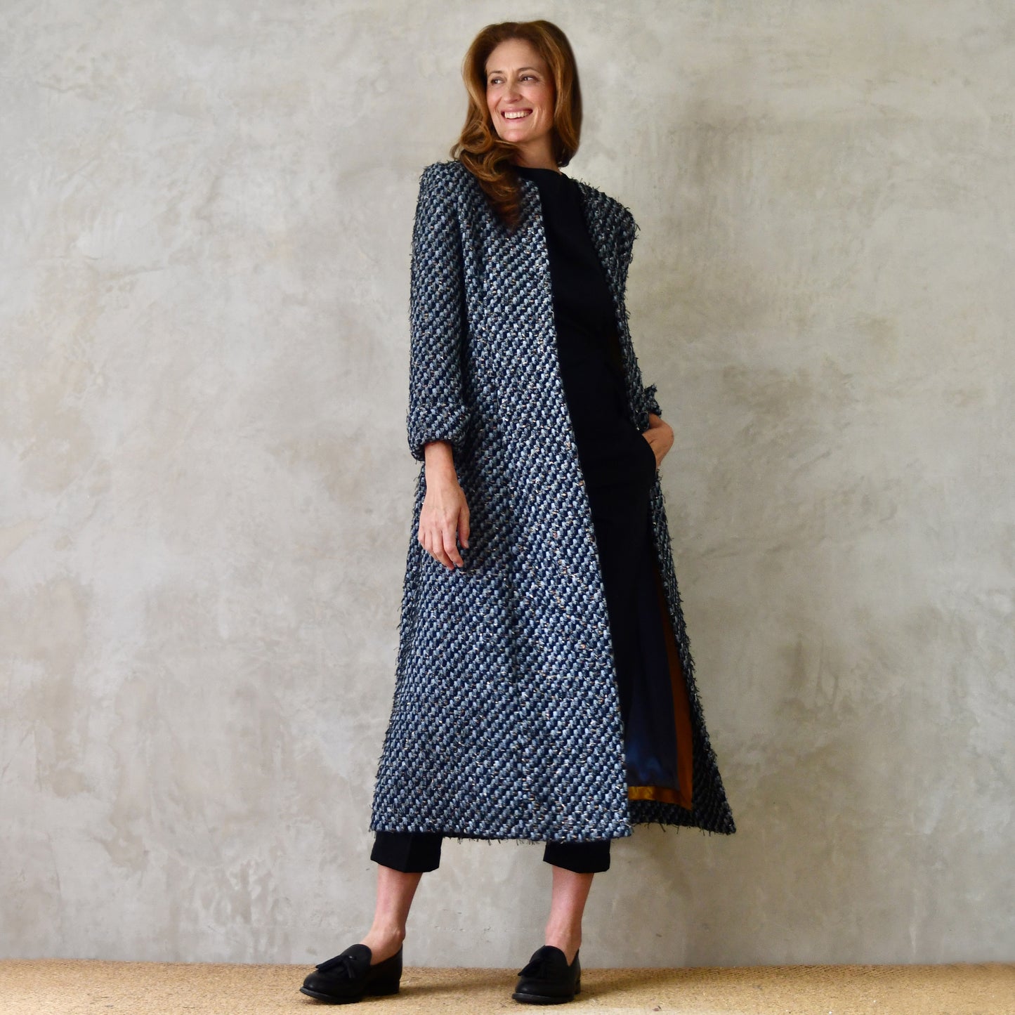 the biffin in blue-black basketweave bouclé image 0