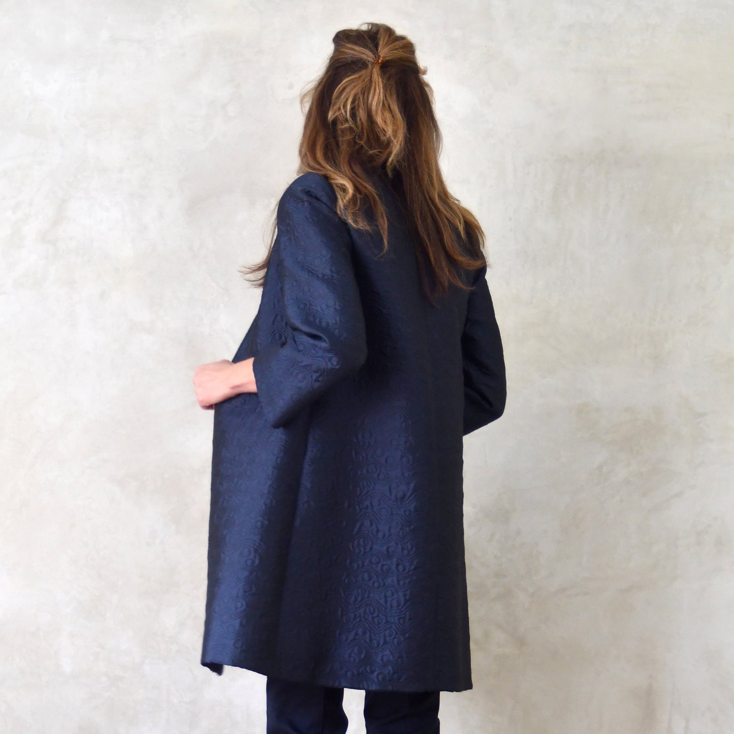 the garnett coat in dark navy bubble brocade image 8